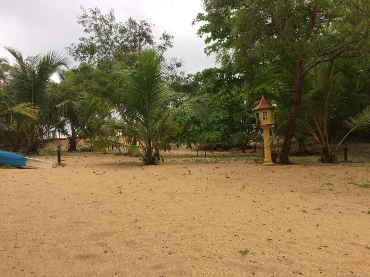 Aloha Beach Resort Tangalle Kültér fotó
